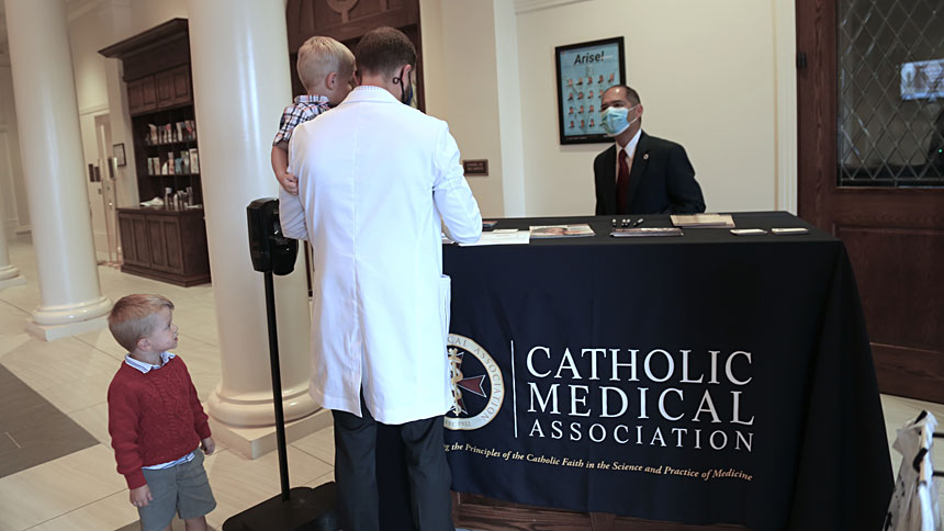Medical community gathers for Mass