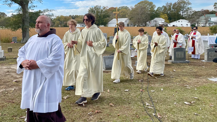 Mass for deceased diocesan bishops and priests celebrated in Newton Grove