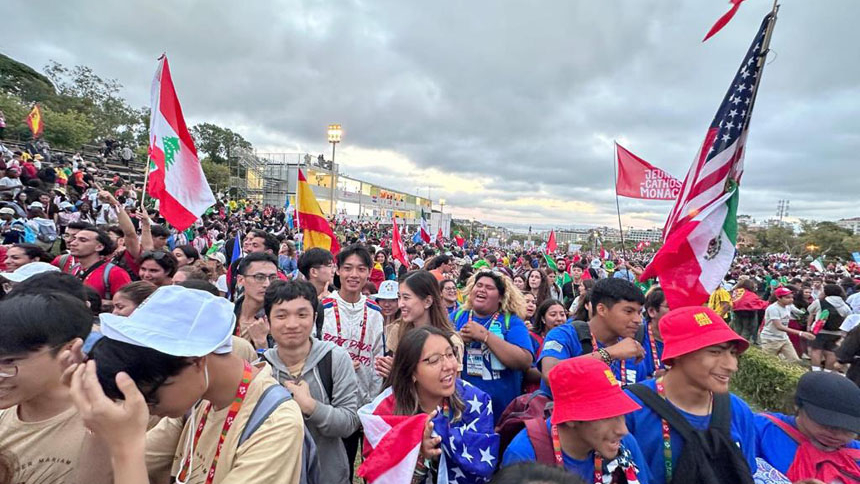 One hundred from diocese join 28,600+ from the U.S. at World Youth Day