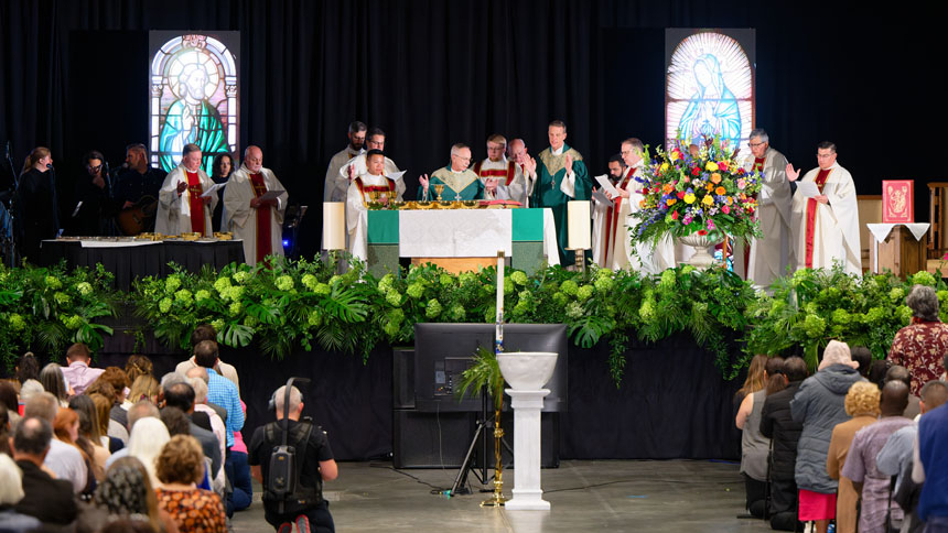 Eucharistic Congress welcomes thousands