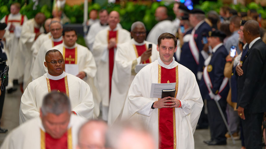 Eucharistic Congress welcomes thousands