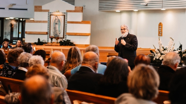 'Look up to the sky': Vatican astronomer visits New Bern